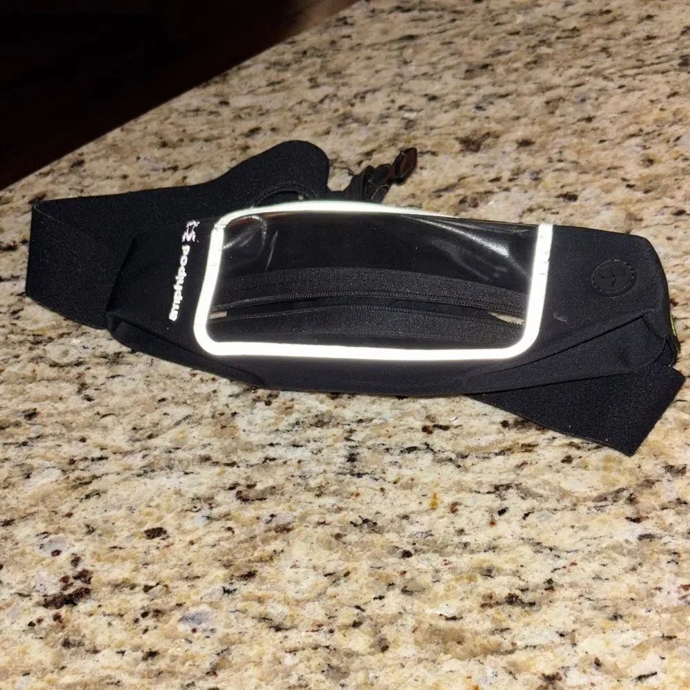 Sleek Amphipod Black Running Belt with Clear Phone Pouch
